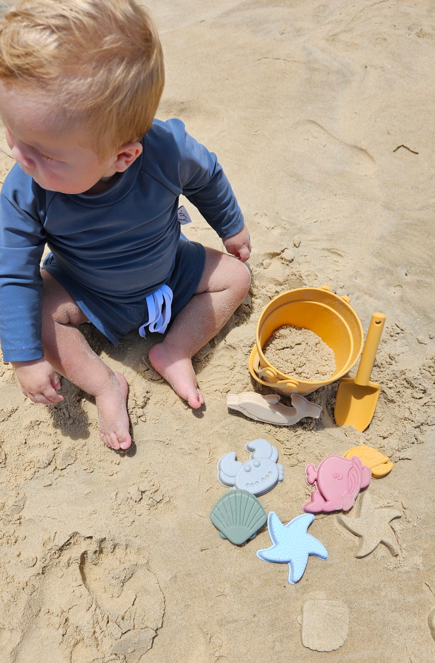 Silicone Beach Bucket_outdoor Play_Fun