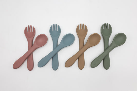 Assorted color fork and spoon set with molded handles, 8-piece